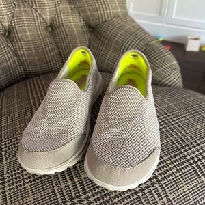 Sketchers memory foam shoes